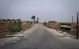 Un poste de contrôle abandonné de l’armée syrienne près de l’aérodrome militaire d’Abu al-Duhur, après la prise de contrôle de la zone par les combattants de l’opposition syrienne, à l’est d’Idlib, le 7 décembre 2024. (Crédit : Omar Albam/AP)