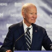 L'ancien président américain Joe Biden s'adressant au Parti démocrate de Caroline du Sud, à Columbia, en Caroline du Sud, le 27 février 2026 (Photo (Crédit : Matt Kelley/AP)