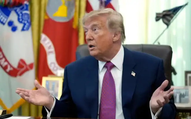 Le président américain Donald Trump s’exprime dans le Bureau ovale de la Maison Blanche, le 27 août 2026, à Washington. (Crédit: AP/Manuel Balce Ceneta)