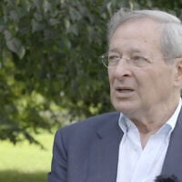 Peter Nadas. (Crédit : Capture d'écran/YouTube ; utilisée conformément à l'article 27A de la loi sur le droit d'auteur)