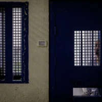 Un prisonnier palestinien à la prison de Ketziot, dans le sud d’Israël, le 26 février 2025. Illustration (Crédit : Chaim Goldberg/Flash90)