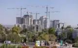Chantier de construction à Kiryat Gat, dans le sud d’Israël, le 27 octobre 2025. (Crédit : Yossi Aloni/Flash90)