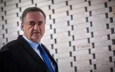 Le ministre de la Défense, Israel Katz, assistant à une cérémonie au cimetière militaire du mont Herzl, à Jérusalem, le 31 mai 2026. (Crédit : Oren Ben Hakoon/Flash90) Le ministre de la Défense, Israel Katz, assistant à une cérémonie au cimetière militaire du mont Herzl, à Jérusalem, le 31 mai 2026. (Crédit : Oren Ben Hakoon/Flash90)