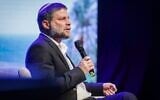 Le ministre des Finances Bezalel Smotrich s’exprimant lors d’une conférence, à Yad Binyamin, le 21 juillet 2026. (Crédit : Oren Ben Hakoon/Flash90)