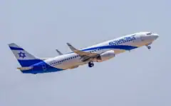 Un avion d’El Al décollant de l’aéroport Ben Gurion, près de Tel Aviv, le 4 août 2026. (Crédit : Yossi Aloni/Flash90)