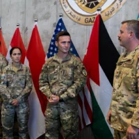 Des soldats du Kosovo visitent une base militaire dans le sud d’Israël alors qu’ils se préparent à rejoindre la Force internationale de stabilisation (ISF) pour Gaza du Conseil de la paix, le 12 juillet 2026. (Crédit: Conseil de paix)