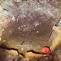 Un tunnel en train d'être creusé entre la Cisjordanie et Israël, découvert par la police des frontières, sur une photo publiée le 17 août 2026. (Crédit : Police israélienne)