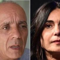 À gauche : Nissim Louk prend la parole. sur la Douzième chaîne, le 17 mai 2024. (Capture d'écran de la Douzième chaîne) À droite : La ministre des Transports Miri Regev lors de la conférence Muni Expo 2026 à Tel-Aviv, le 23 juin 2026. (Avshalom Sassoni/Flash90)