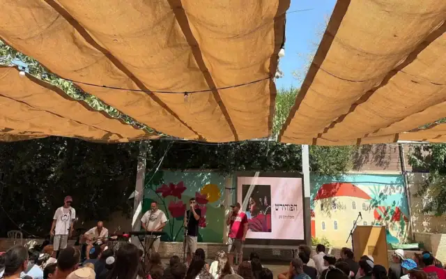 L'orchestre Hapoel, baptisé en hommage à l'otage assassiné Hersh Goldberg-Polin, s'est produit lors d'une cérémonie commémorative à Jérusalem le 7 août 2026 (Jessica Steinberg/Times of Israel). L'orchestre Hapoel, baptisé en hommage à l'otage assassiné Hersh Goldberg-Polin, s'est produit lors d'une cérémonie commémorative à Jérusalem le 7 août 2026 (Jessica Steinberg/Times of Israel).