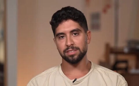 L'ancien otage Evyatar David lors d'une interview accordée à CNN, diffusée le 26 août 2026. (Crédit : Capture d'écran)
