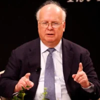 Karl Rove intervenant lors de la table ronde « Élection 2024 » organisée dans le cadre du festival The Atlantic 2024, à Washington, le 20 septembre 2024. (Crédit : Paul Morigi/Getty Images pour The Atlantic/AFP)