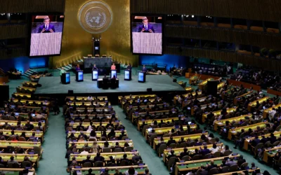 Des participants assistent au débat entre les six candidats au poste de secrétaire général de l’ONU, dans la salle de l’Assemblée générale, à New York, le 23 juillet 2026. (Crédit : Leonardo MUNOZ/AFP) Des participants assistent au débat entre les six candidats au poste de secrétaire général de l’ONU, dans la salle de l’Assemblée générale, à New York, le 23 juillet 2026. (Crédit : Leonardo MUNOZ/AFP)