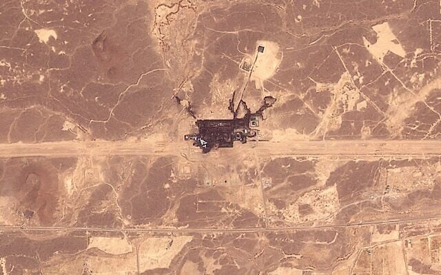Cette image satellite fournie par Planet Labs PBC le 11 septembre 2026 montre le site d'une infrastructure endommagée par un incendie au sud-est de Médine, le long du tracé général de l'oléoduc Est-Ouest de l'Arabie saoudite. (Photo : Planet Labs/AFP)