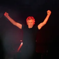 Roger Waters se produit à Montevideo, en Uruguay, le 17 novembre 2023. (Crédit: AP Photo/Matilde Campodonico)
