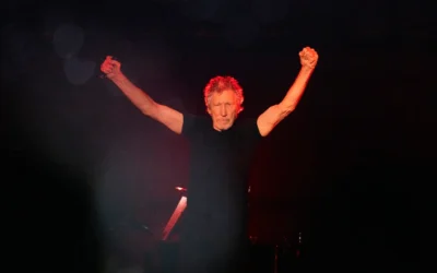 Roger Waters se produit à Montevideo, en Uruguay, le 17 novembre 2023. (Crédit: AP Photo/Matilde Campodonico)