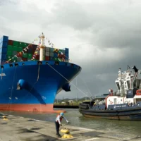 Photo d'illustration : un porte-conteneurs chinois aux écluses de Cocoli du canal de Panama, à Panama City, le 3 décembre 2018. (Crédit: AP Photo/Arnulfo Franco)