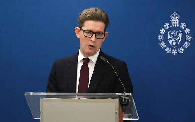 Le directeur général du MI5, Sir Ken McCallum, prononce le discours annuel du directeur général à la Thames House, le siège du Service de sécurité britannique à Londres, le 16 octobre 2025. (Jonathan Brady/Pool via AP) Le directeur général du MI5, Sir Ken McCallum, prononce le discours annuel du directeur général à la Thames House, le siège du Service de sécurité britannique à Londres, le 16 octobre 2025. (Jonathan Brady/Pool via AP)