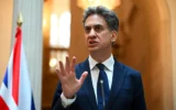Le ministre britannique des Affaires étrangères, Ed Miliband, au Palacio de Viana, à Madrid, en Espagne, le 29 juillet 2026. (Crédit : Leon Neal/AP)