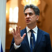 Le ministre britannique des Affaires étrangères, Ed Miliband, au Palacio de Viana, à Madrid, en Espagne, le 29 juillet 2026. (Crédit : Leon Neal/AP)