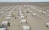 Des tentes sont alignées dans le camp d'Al-Firdaws, destiné aux Yéménites déplacés, à Ras Imran, dans la banlieue ouest d'Aden, au Yémen, le 17 septembre 2026. (Crédit : AP Photo/Abdulnasser Alseddik)