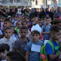 Le premier jour de la rentrée scolaire dans une école gérée par l'ONU, à Nuseirat, au centre de la bande de Gaza, le 19 septembre 2026. (Crédit : Jehad Alshrafi/AP Photo)