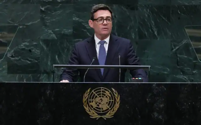 Le Premier ministre britannique Andy Burnham s'exprimant lors de la 81ᵉ session de l'Assemblée générale des Nations unies, au siège de l'ONU, à New York, le 22 septembre 2026. (Crédit : Frank Franklin II/AP) Le Premier ministre britannique Andy Burnham s'exprimant lors de la 81ᵉ session de l'Assemblée générale des Nations unies, au siège de l'ONU, à New York, le 22 septembre 2026. (Crédit : Frank Franklin II/AP)