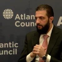 Capture d’écran d’une vidéo d’une interview du président syrien Ahmed al-Sharaa à l’Atlantic Council à New York, le 22 septembre 2026. (Crédit : Atlantic Council)