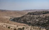 Vue de la zone du projet d'implantation E1 entre Jérusalem et la ville de Cisjordanie de Maale Adumim, le 21 août 2025. (Jamal Awad/Flash90)