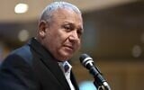 Gadi Eisenkot, chef du parti Yashar et ancien chef d’état-major de l’armée israélienne, s’exprimant lors d’un meeting électoral, à Nordiya, en Israël, le 31 août 2026. (Crédit : Gili Yaari/Flash90)