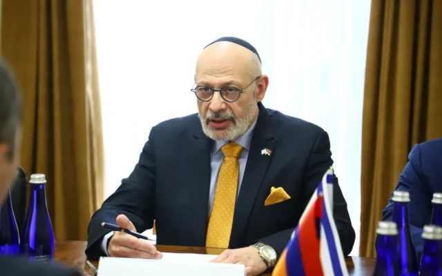 Joel Lion, le plus haut représentant d’Israël en Turquie. (Crédit : Ministère arménien de la Technologie)