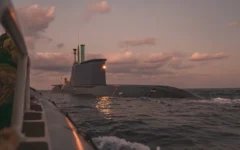 Le sous-marin INS Drakon de la marine israélienne navigue en mer Méditerranée, tôt le 24 septembre 2026. (Crédit : Armée israélienne)
