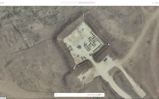 Des images aériennes de 2025 publiées par govmap.gov.il montrant une base militaire israélienne dans les zones non floutées du nord de la bande de Gaza. (Crédit : govmap.gov.il)