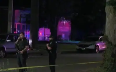 Des policiers canadiens sur les lieux d'une fusillade près de la synagogue « Sons of Jacob », à Belleville, en Ontario, le 20 septembre 2026. (Crédit : Capture d'écran/CBC)