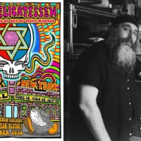 À gauche, l'affiche de l'exposition « Psychedelicatessen », 2026. À droite, l'artiste Steve Marcus dans son atelier de New York, 2018. (Steve Marcus, Sid Kaplan)