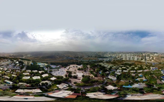 Le kibboutz Ramat Rachel, le 12 août 2026. (Crédit : Zev Stub/Times of Israel)