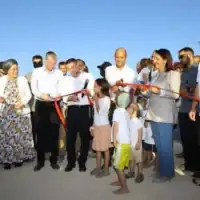 Le ministre des Finances Bezalel Smotrich, le ministre de la Justice Yariv Levin, la ministre des Sciences Gila Gamliel, la ministre des Implantations Orit Strock et d'autres dignitaires inaugurent deux nouvelles implantations dans le sud de la Cisjordanie, le 27 septembre 2026. (Eitam Shalem)
