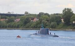 Le sous-marin INS Drakon de la Marine israélienne traverse l'Allemagne, en route vers Israël, sur une photo publiée le 23 septembre 2026. (Crédit : Armée israélienne)