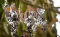 Illustration : Des commandos de l’unité Shayetet 13 de la marine israélienne opérant dans la ville de Khiam, au sud du Liban, sur une photo diffusée le 27 mars 2026. (Crédit : Armée israélienne)