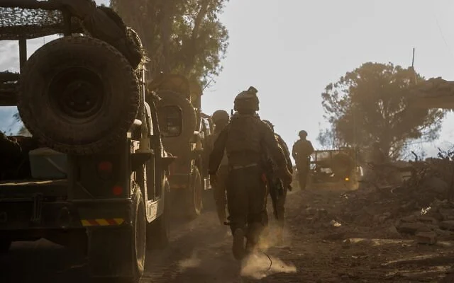 Des soldats de l'armée israélienne opérant à sud du Liban, sur une photo d’archive publiée le 20 octobre 2026. (Crédit : Armée israélienne) Des soldats de l'armée israélienne opérant à sud du Liban, sur une photo d’archive publiée le 20 octobre 2026. (Crédit : Armée israélienne)