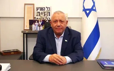 Gadi Eisenkot, président du parti Yashar, prononce un discours le 29 octobre 2026. (Crédit: Gadi Eisenkot / Capture d'écran X)