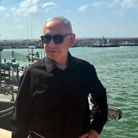 Le Premier ministre Benjamin Netanyahu en visite dans une base navale à Ashdod, le 4 octobre 2026. (Crédit : Omer Miron/Service de presse du gouvernement)