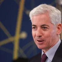 Bill Ackman, gestionnaire de fonds spéculatifs américain, s'exprimant à Beverly Hills, en Californie, le 4 mai 2026. (Crédit : Patrick T. Fallon/AFP)