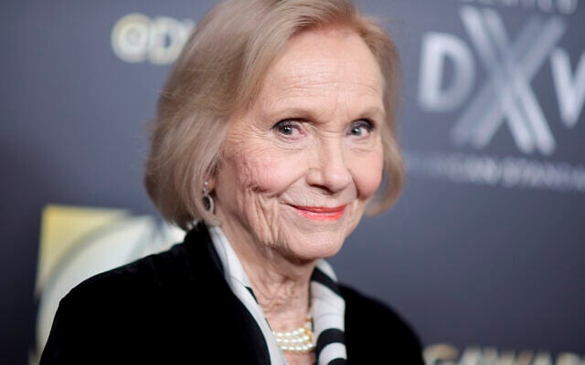 L'actrice Eva Marie Saint assiste à la 20e cérémonie annuelle des « Excellence in Production Design Awards » de l'Art Directors Guild, à Beverly Hills, en Californie, le 31 janvier 2016. (Crédit: Richard Shotwell/Invision/AP, archives) L'actrice Eva Marie Saint assiste à la 20e cérémonie annuelle des « Excellence in Production Design Awards » de l'Art Directors Guild, à Beverly Hills, en Californie, le 31 janvier 2016. (Crédit: Richard Shotwell/Invision/AP, archives)