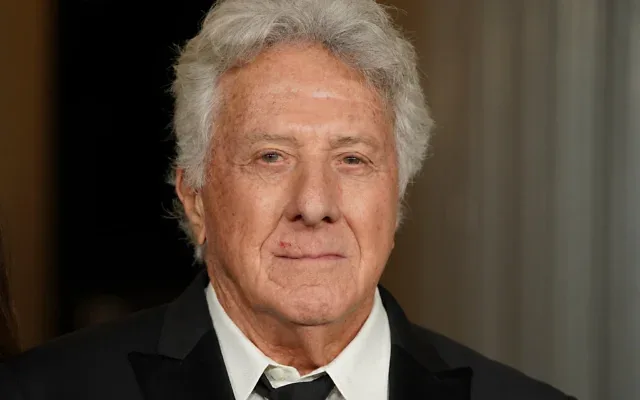 Dustin Hoffman arrive au gala LACMA Art + Film, au Los Angeles County Museum of Art, à Los Angeles, le 1ᵉʳ novembre 2025. (Crédit : Jordan Strauss/Invision/AP) Dustin Hoffman arrive au gala LACMA Art + Film, au Los Angeles County Museum of Art, à Los Angeles, le 1ᵉʳ novembre 2025. (Crédit : Jordan Strauss/Invision/AP)