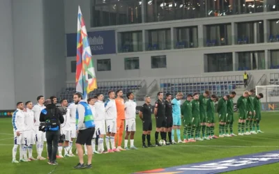 Les joueurs irlandais baissant la tête pendant l'Hatikva, l'hymne national israélien avant le match de football de la Ligue des nations de l'UEFA opposant la République d'Irlande à Israël, à Bačka  Topola, en Serbie, le 4 octobre 2026. (Crédit : Darko Vojinovic/AP)