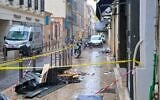 Un magasin saccagé après les violences qui ont éclaté lors des manifestations nationales contre la hausse du coût de la vie et les mauvaises conditions scolaires, à Marseille, en France, le lundi 19 octobre 2026. (Crédit : AP Photo/Philippe Magoni)