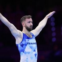 L'Israélien Artem Dolgopyat après sa prestation au sol lors des finales par agrès des Championnats du monde de gymnastique artistique à Rotterdam, aux Pays-Bas, le 24 octobre 2026. (Crédit : Francisco Seco/AP Photo)