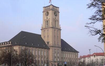 La mairie d'arrondissement de Berlin-Schöneberg, en 2005. (Crédit : Georg Slickers / CC BY-SA 3.0)