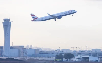 Un vol British Airways décollant de l’aéroport Ben Gurion, le 25 février 2026. (Crédit : Yossi Aloni/FLASH90)