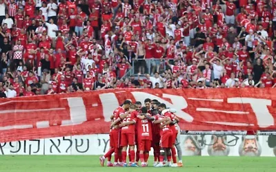 Illustration : Hapoel Beer Sheva lors de son match contre le Maccabi Tel Aviv, au stade Toto Turner, à Beer Sheva, le 16 juillet 2026. (Crédit : Danny Maron/Flash90)